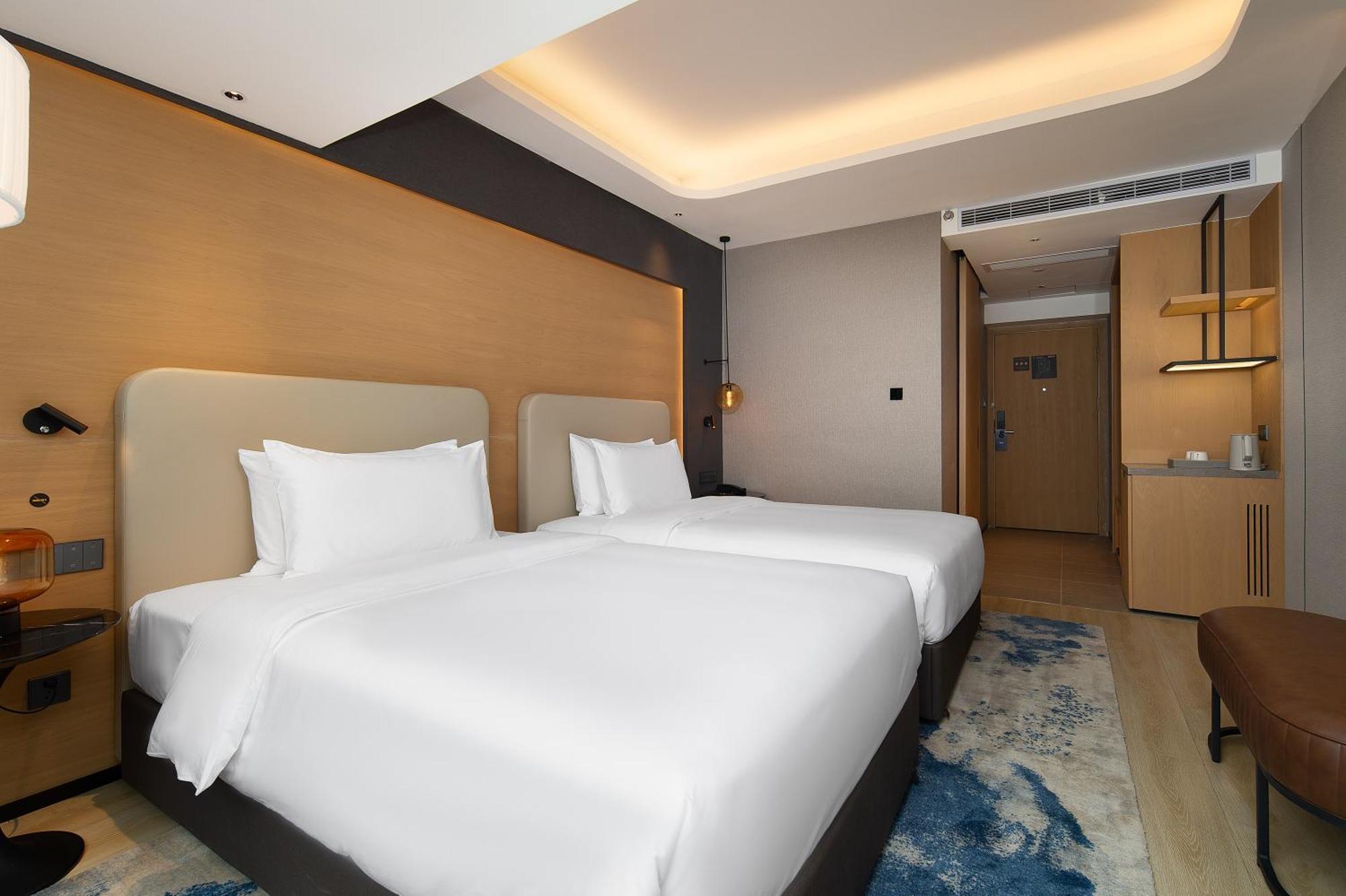 Langham Honor International Hotel Canton Fair Complex Branch - Free Shuttle To Canton Fair Complex During Canton Fair Period & Free Mini Bar Buitenkant foto